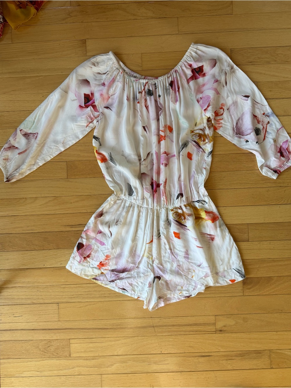 Plum Pretty sugar floral off the shoulder romper - white L